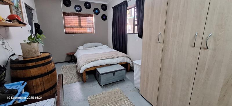 5 Bedroom Property for Sale in Fraaiuitsig Western Cape